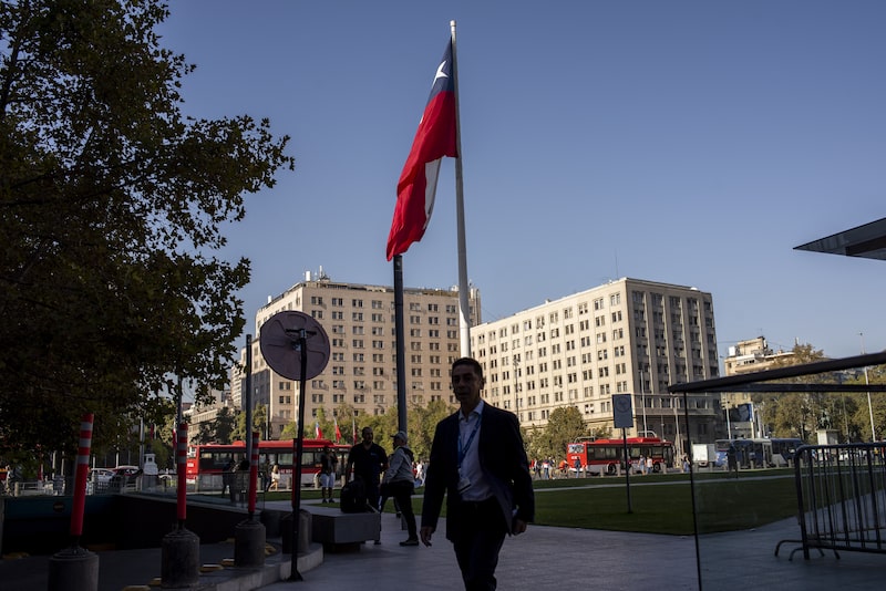 Chile Taps Global Debt Markets With Resurgence of Emerging Bond Sales
