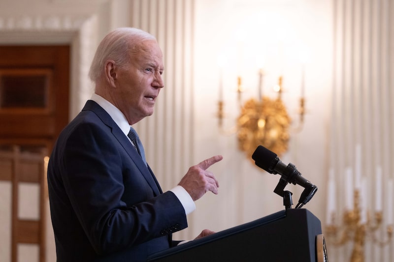 Biden ordena restringir las solicitudes de asilo en la frontera de EE.UU. con México