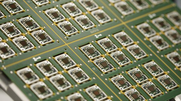 EE.UU. evalúa imponer más restricciones a China para acceder a chips de IA