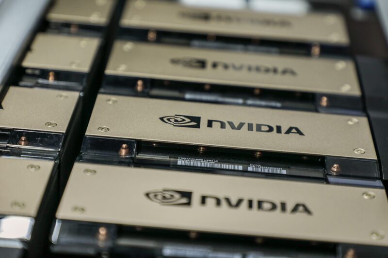 Las acciones de Nvidia subieron este martes después de que xAI, recaudara US$6.000 millones de los inversores.