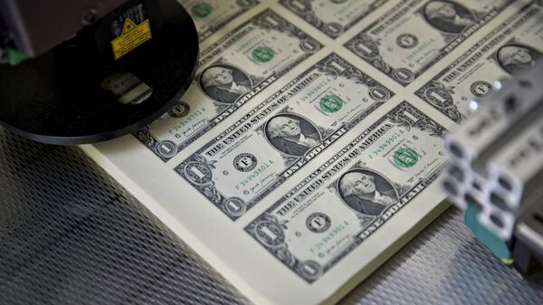 Dólar sobe a R$ 5,67 e Ibovespa avança apesar de queda da Vale e cautela no exterior 