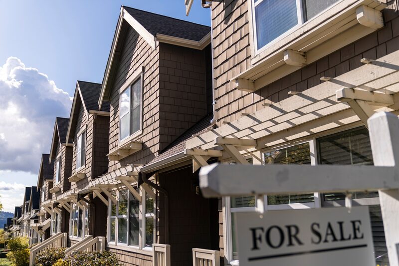 La compra de una vivienda puede más que doblar la cantidad que se paga mensualmente por un alquiler.