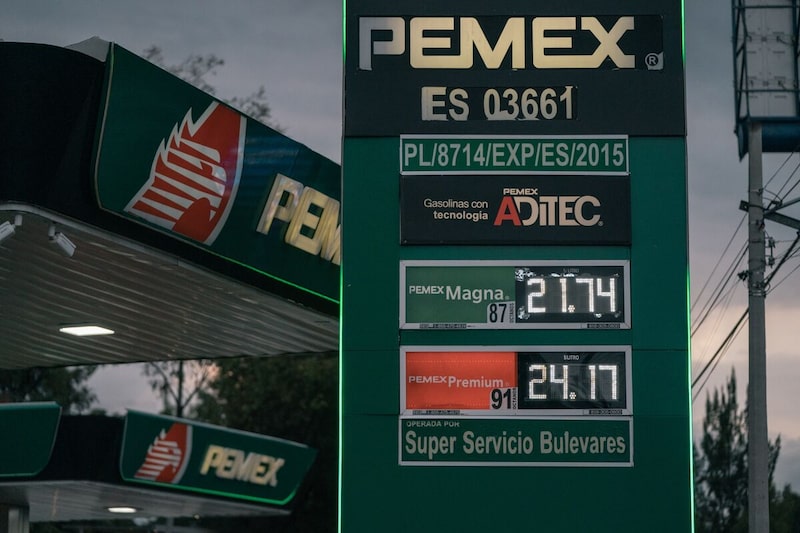 Pemex carga unas deuda de US$102.000 millones.