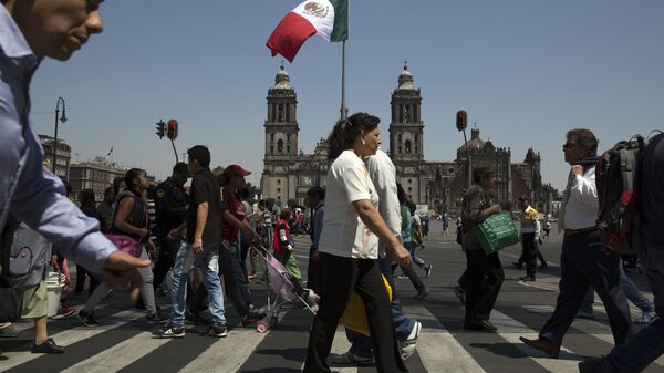 Pobreza en México baja a 46,8 millones de personas en 2022, pero suben carencias