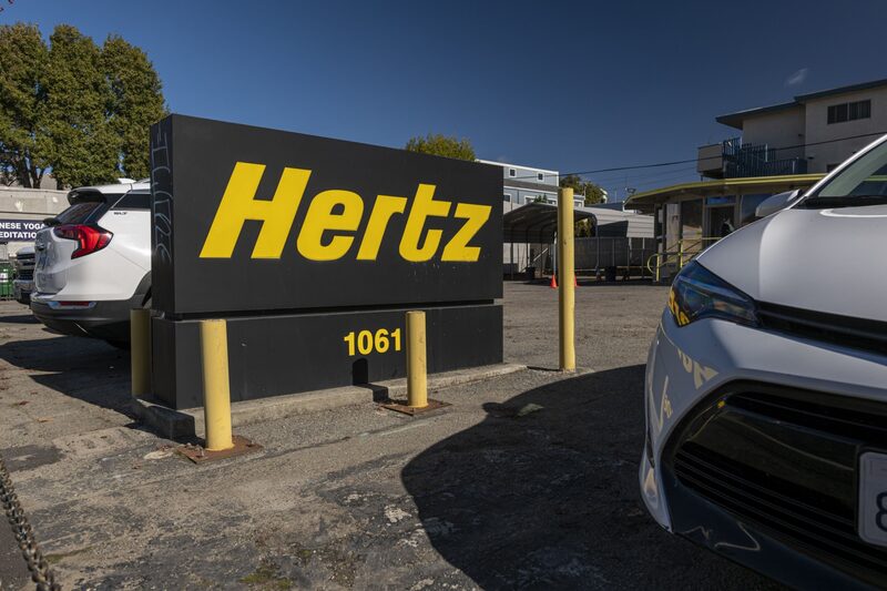 Hertz comprou 100.00 veículos da Tesla, mas os carros se mostraram caros demais para operar