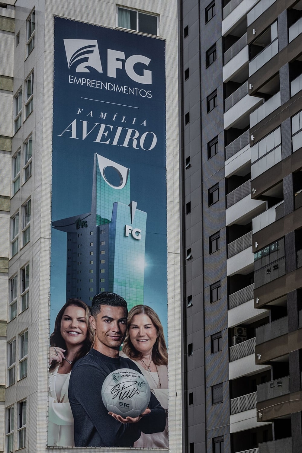 Un anuncio en un edificio con Ronaldo en el Balnerario Camboriú