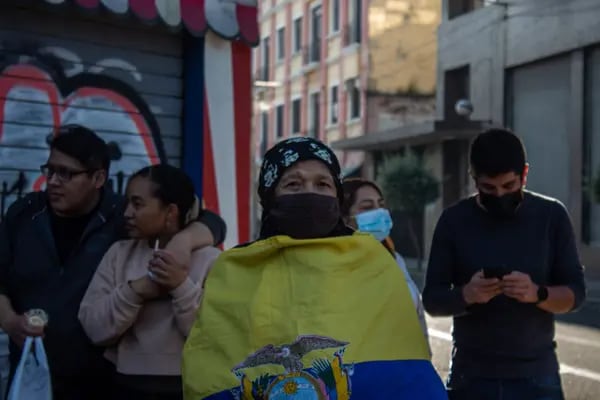 Advierten que, si no baja el gasto, Ecuador puede tener una crisis peor a la de 1998